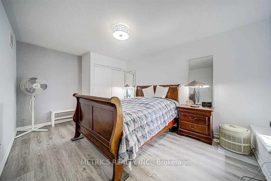 Photo 11 of 81 Mendelssohn Street, Scarborough, Clairlea-Birchmount — HOMEH