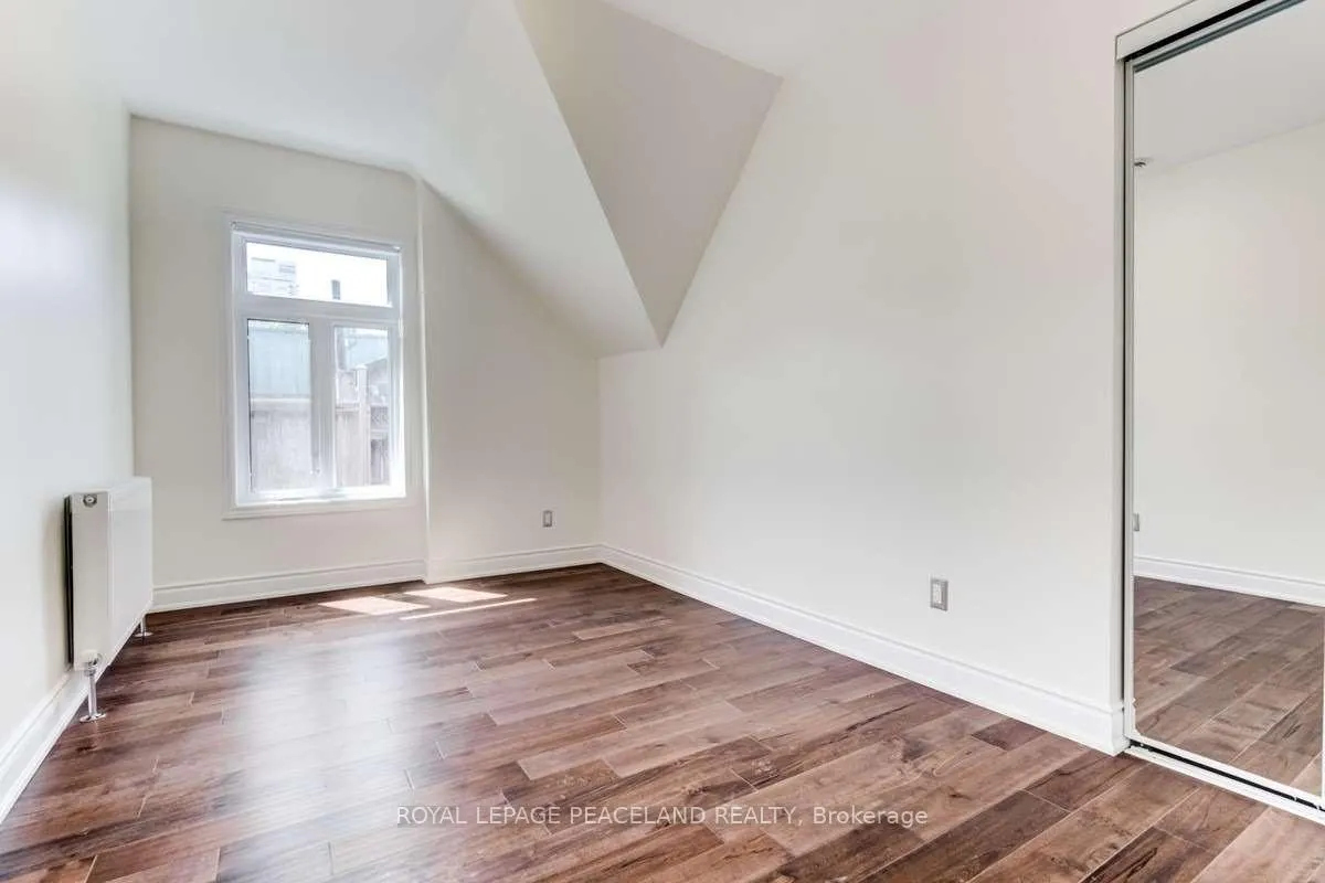 Photo 4 of Unit 3rd Flr, 101 Bedford Road, Toronto, The Annex — HOMEH
