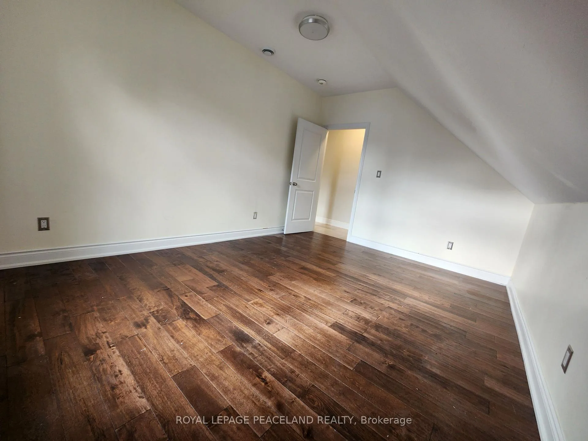 Photo 8 of Unit 3rd Flr, 101 Bedford Road, Toronto, The Annex — HOMEH