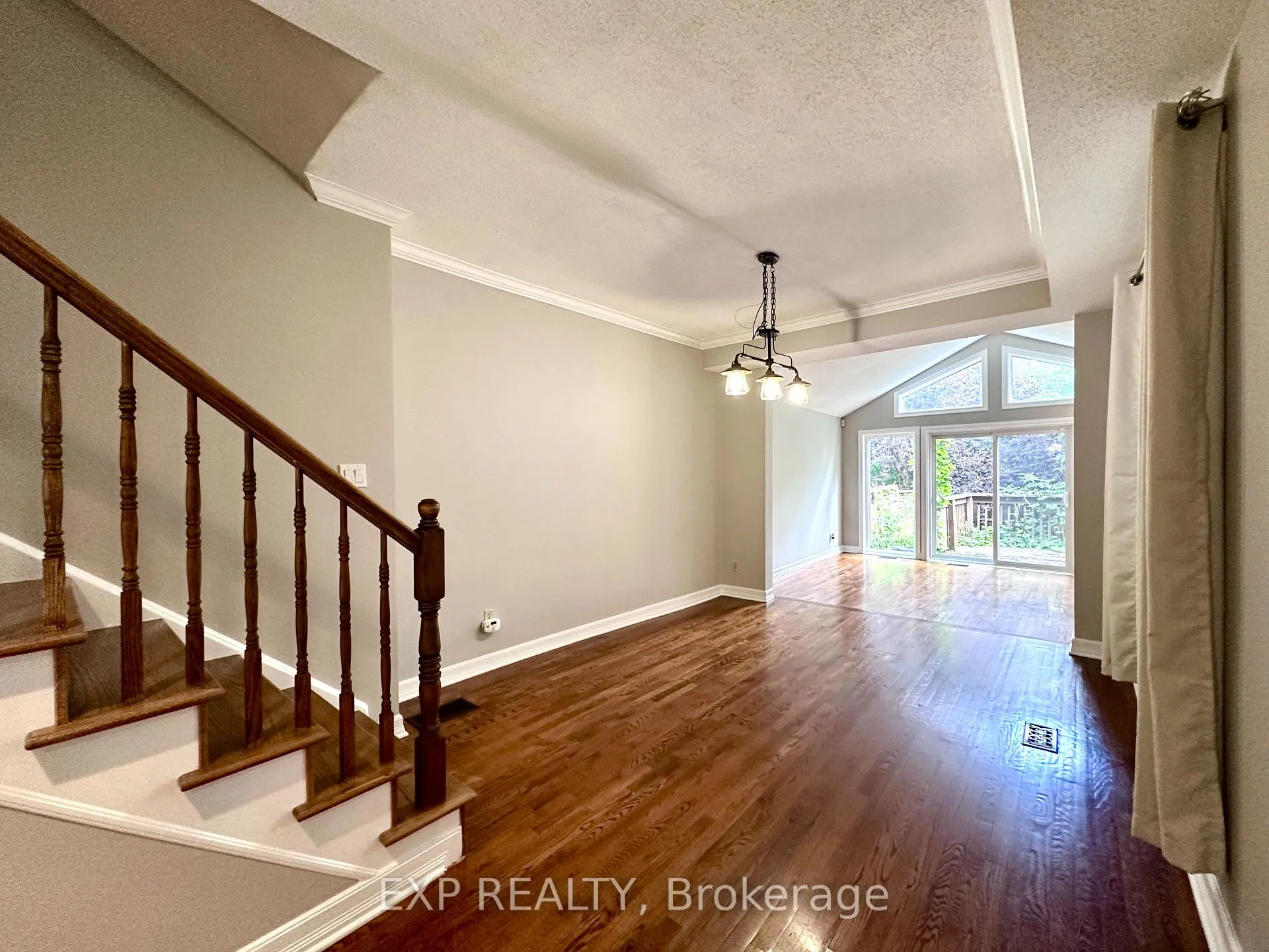 Photo 7 of 195 Henderson Avenue, Ottawa, Sandy Hill — HOMEH