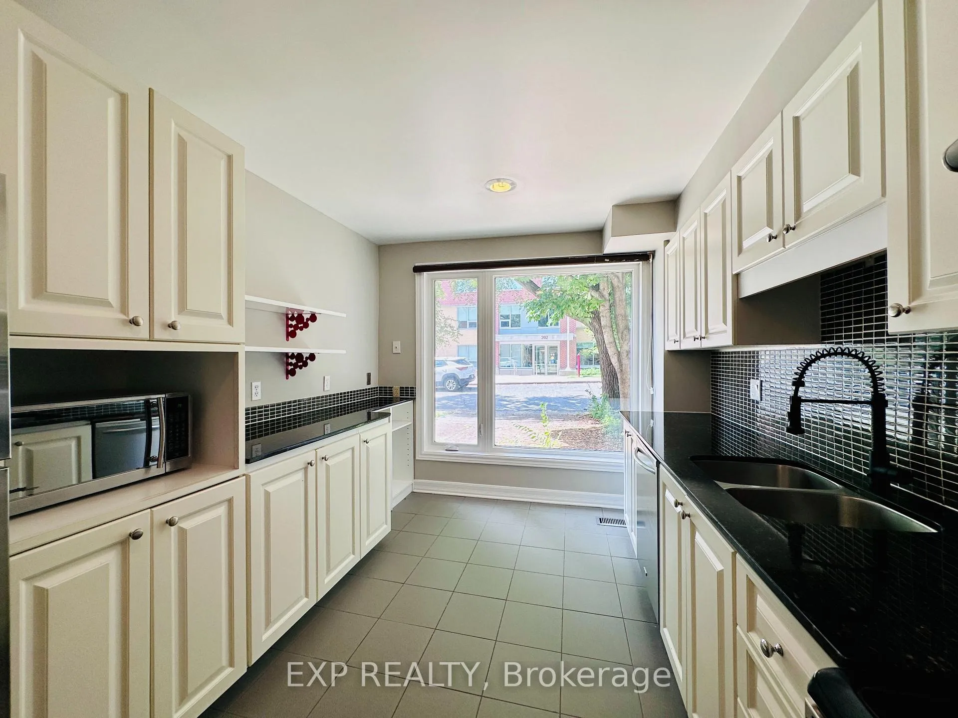 Photo 11 of 195 Henderson Avenue, Ottawa, Sandy Hill — HOMEH