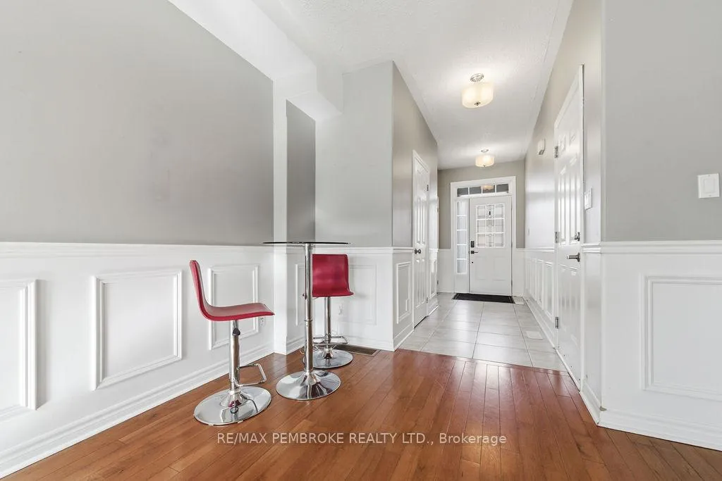 Photo 10 of 891 Newmarket Lane, Kingston, Rideau — HOMEH