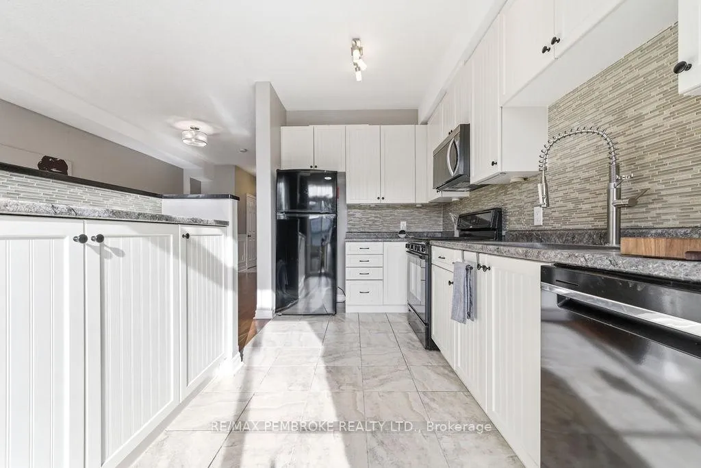 Photo 13 of 891 Newmarket Lane, Kingston, Rideau — HOMEH