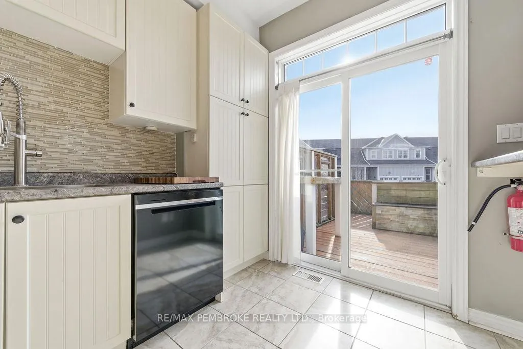 Photo 16 of 891 Newmarket Lane, Kingston, Rideau — HOMEH