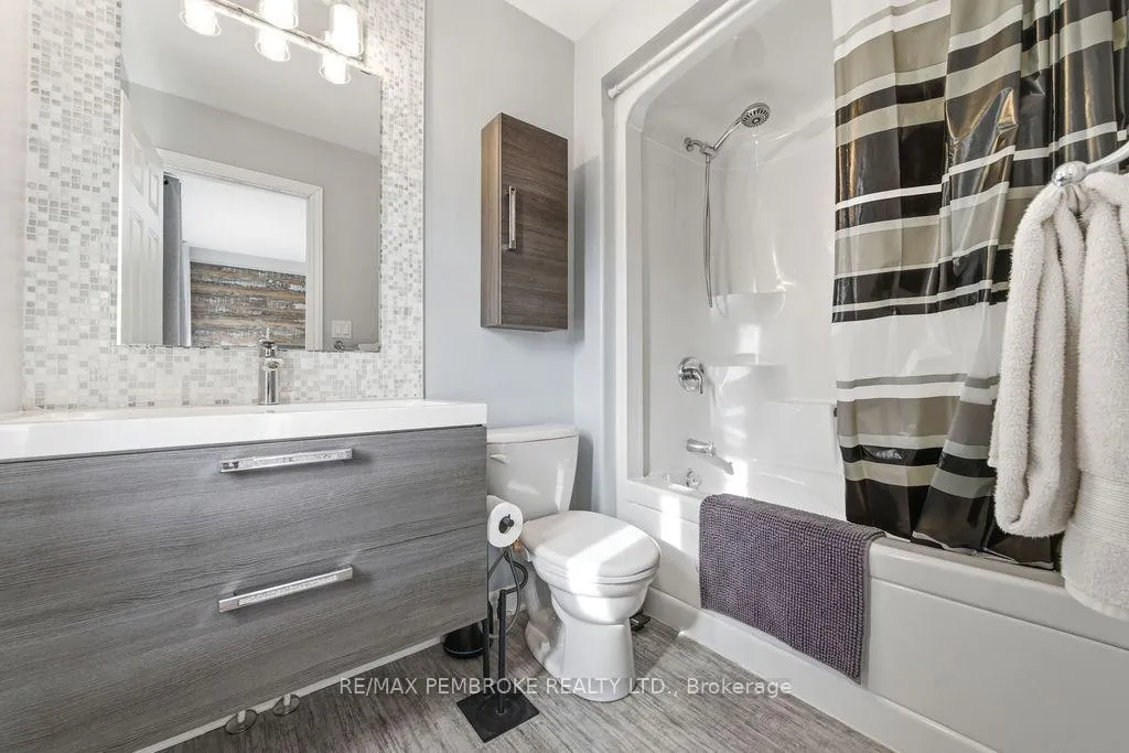 Photo 22 of 891 Newmarket Lane, Kingston, Rideau — HOMEH