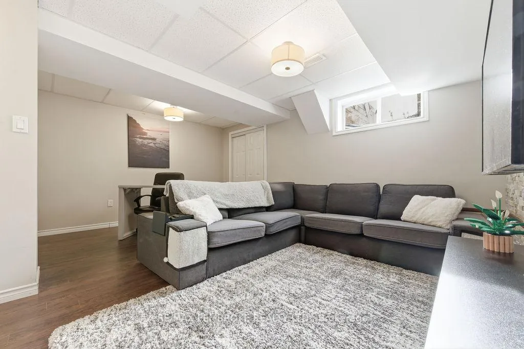 Photo 31 of 891 Newmarket Lane, Kingston, Rideau — HOMEH