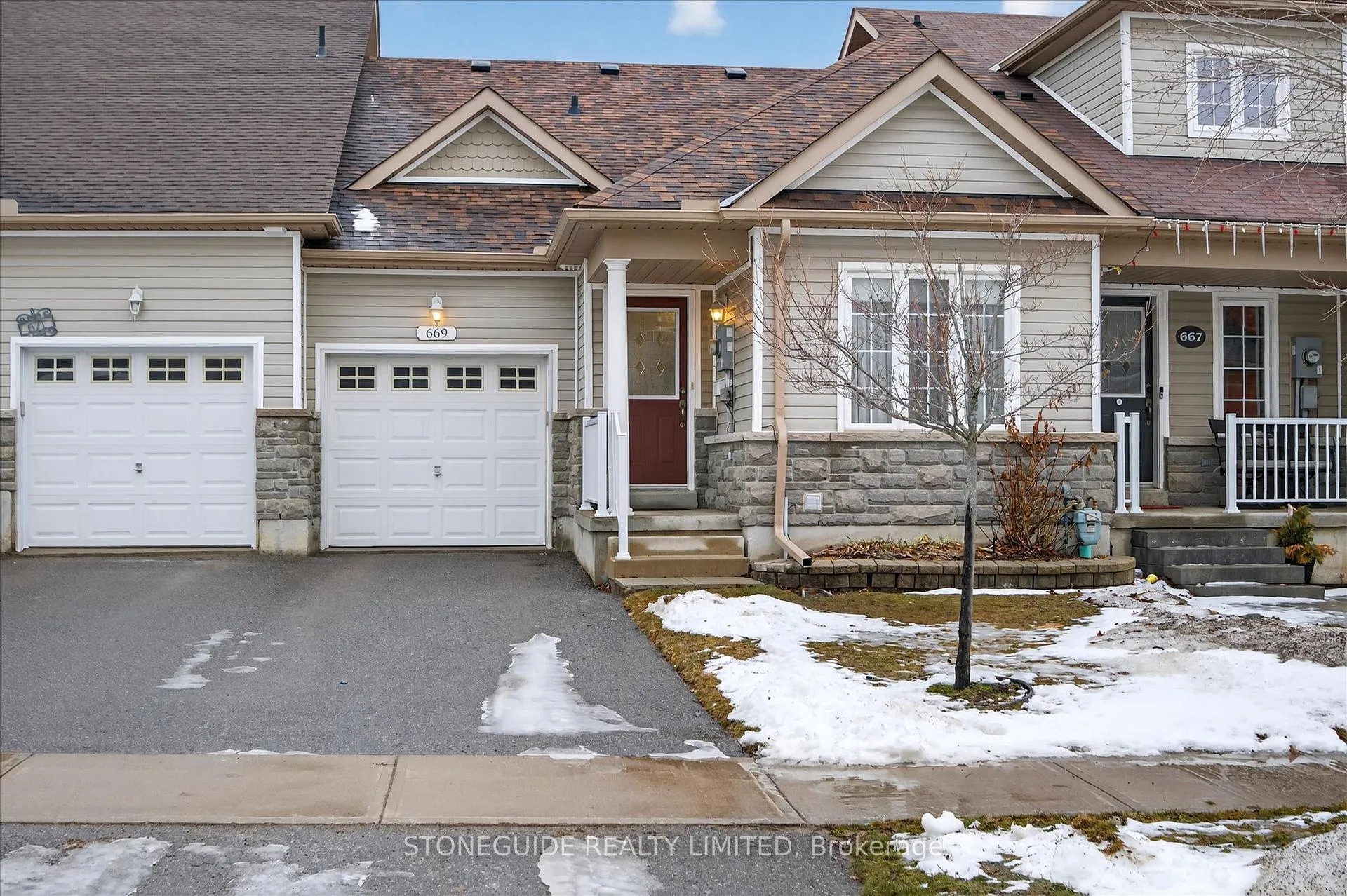 Photo 2 of 669 Tully Crescent, Peterborough, Monaghan Ward 2 — HOMEH