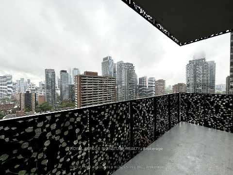 Photo 4 of Unit 2006, 55 Charles Street E, Toronto, Church-Yonge Corridor — HOMEH