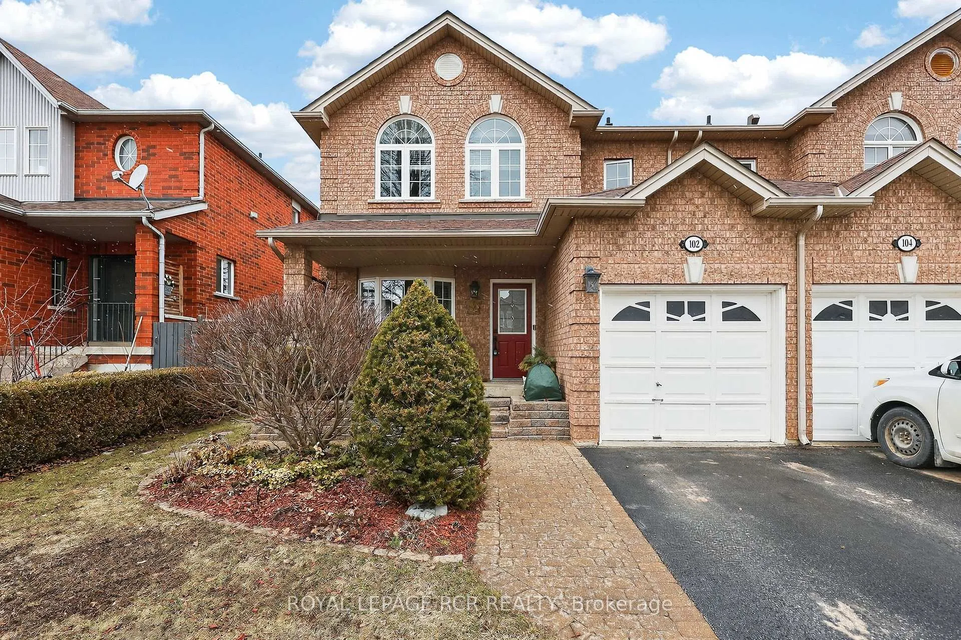 Photo 3 of 102 Henderson Crescent, New Tecumseth, Alliston — HOMEH