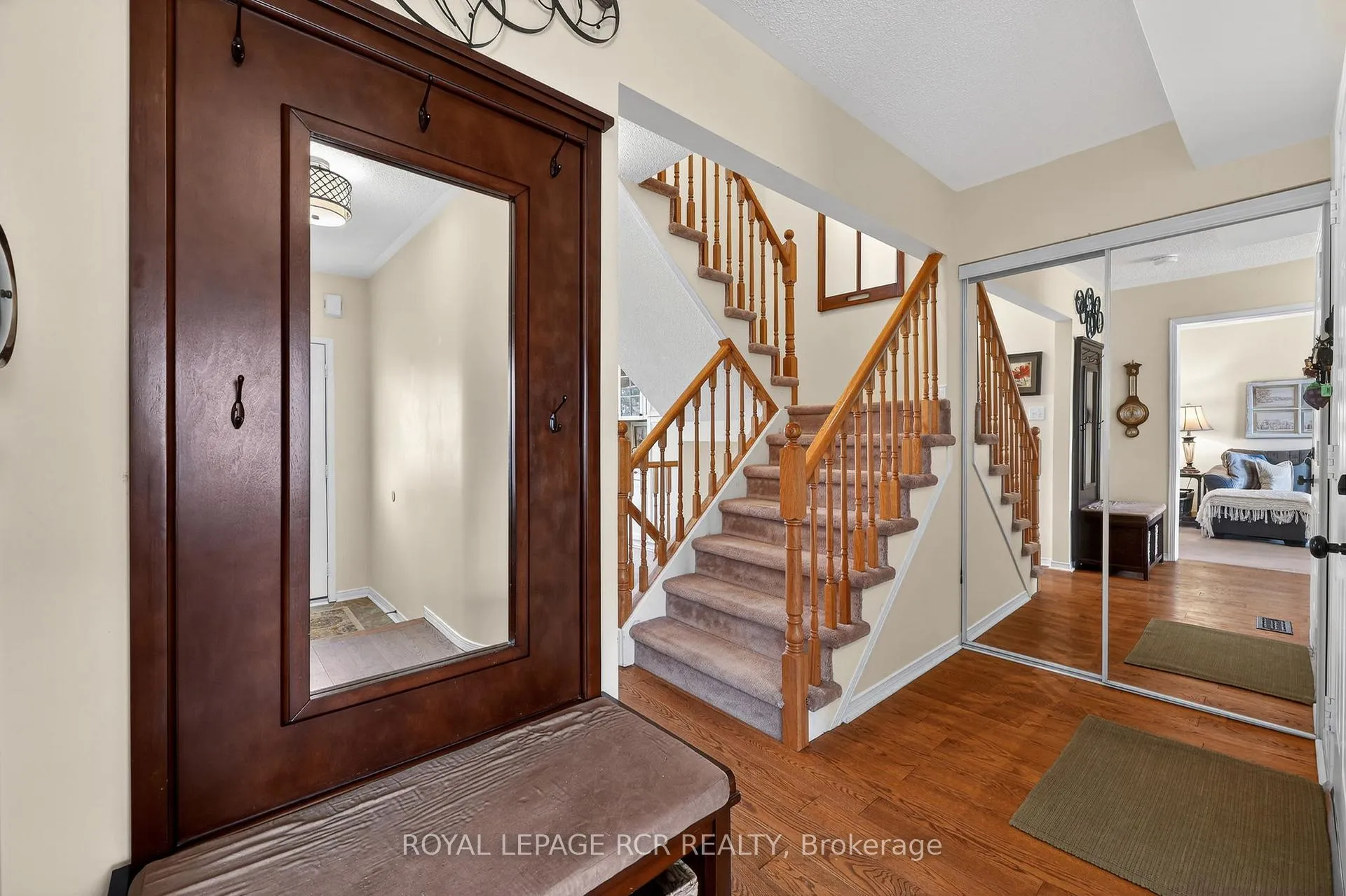 Photo 6 of 102 Henderson Crescent, New Tecumseth, Alliston — HOMEH