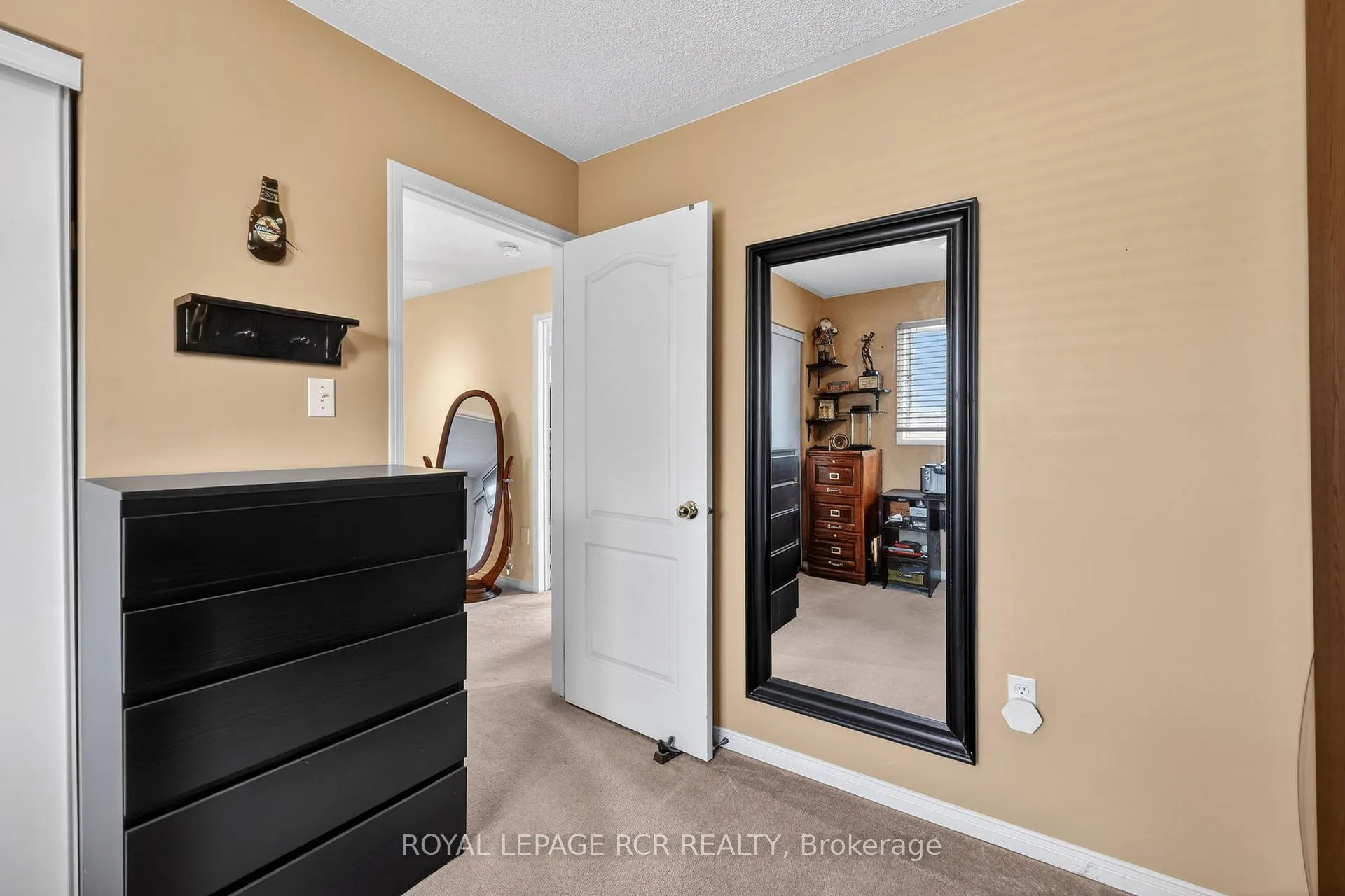 Photo 24 of 102 Henderson Crescent, New Tecumseth, Alliston — HOMEH