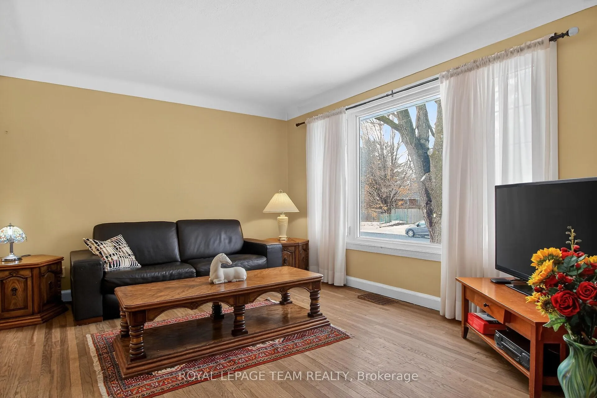 Photo 6 of 36 Rita Avenue, Ottawa, Meadowlands/St. Claire Gardens — HOMEH