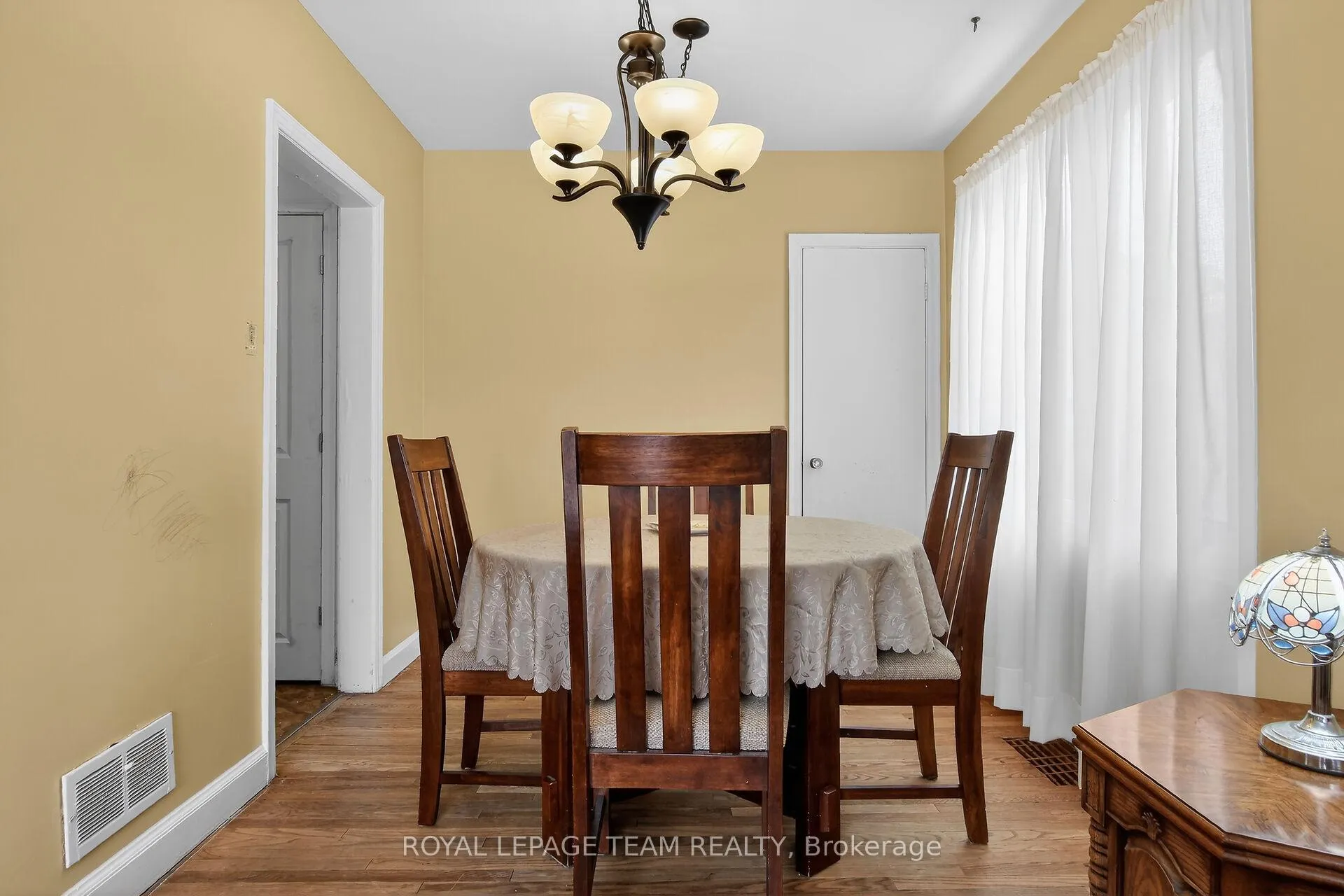 Photo 11 of 36 Rita Avenue, Ottawa, Meadowlands/St. Claire Gardens — HOMEH