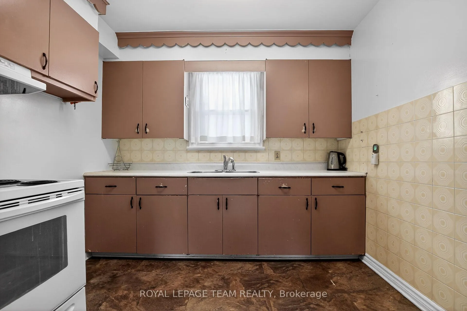 Photo 13 of 36 Rita Avenue, Ottawa, Meadowlands/St. Claire Gardens — HOMEH