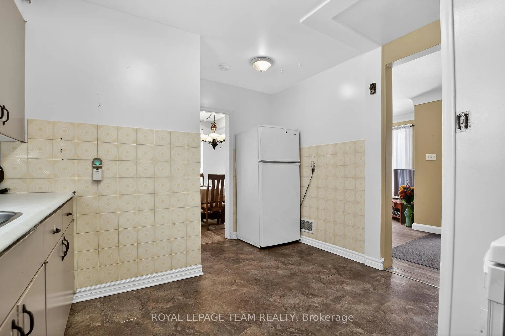 Photo 15 of 36 Rita Avenue, Ottawa, Meadowlands/St. Claire Gardens — HOMEH