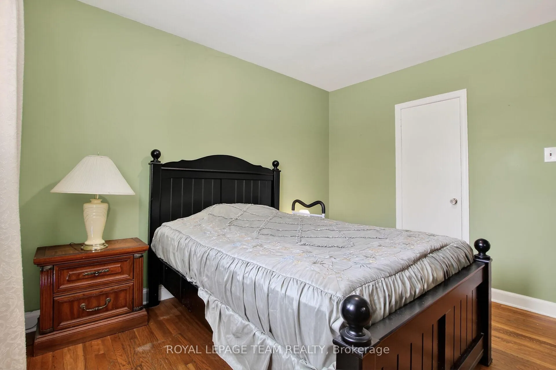 Photo 18 of 36 Rita Avenue, Ottawa, Meadowlands/St. Claire Gardens — HOMEH