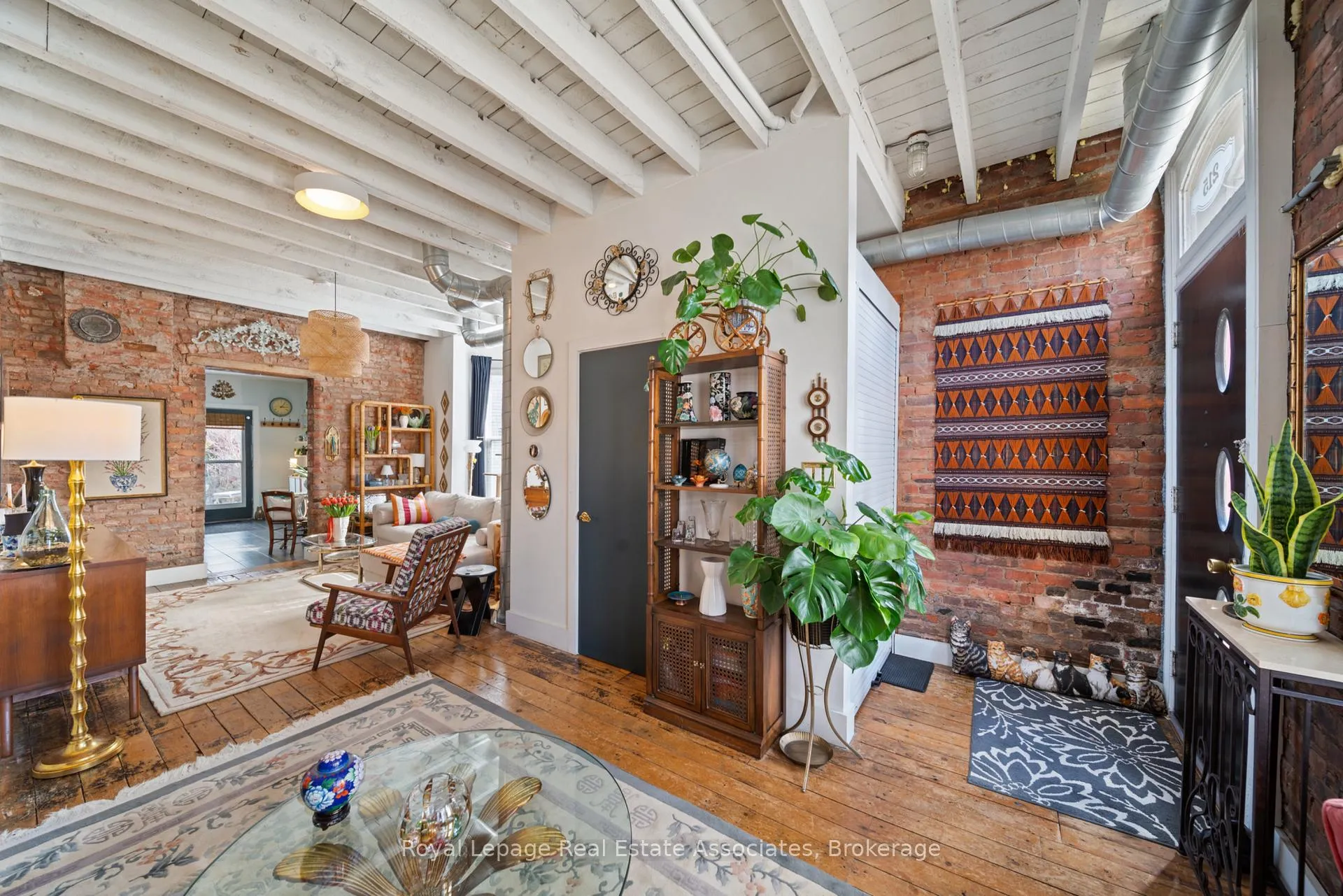Photo 2 of 215 Ferguson Avenue S, Hamilton, Corktown — HOMEH