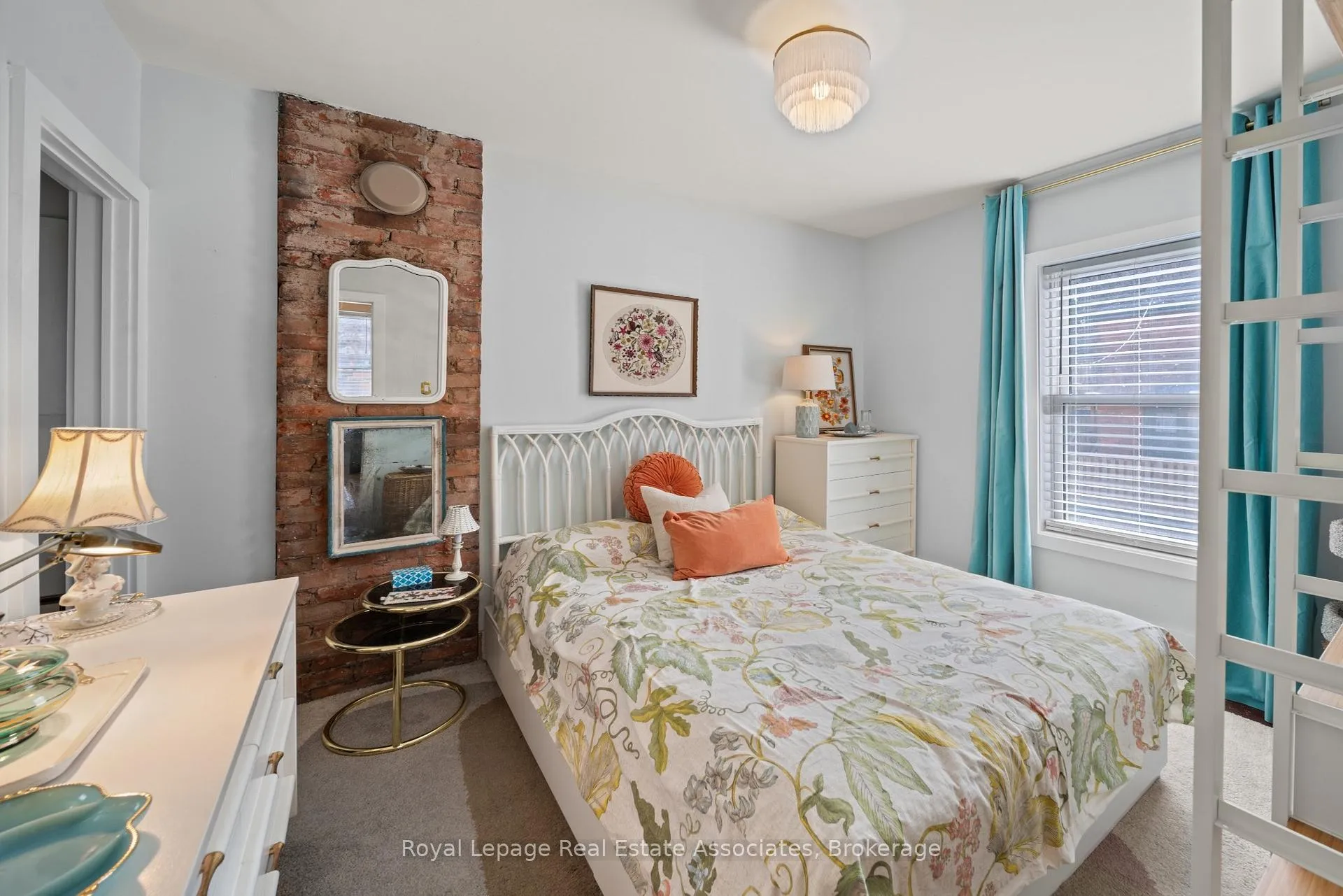 Photo 13 of 215 Ferguson Avenue S, Hamilton, Corktown — HOMEH