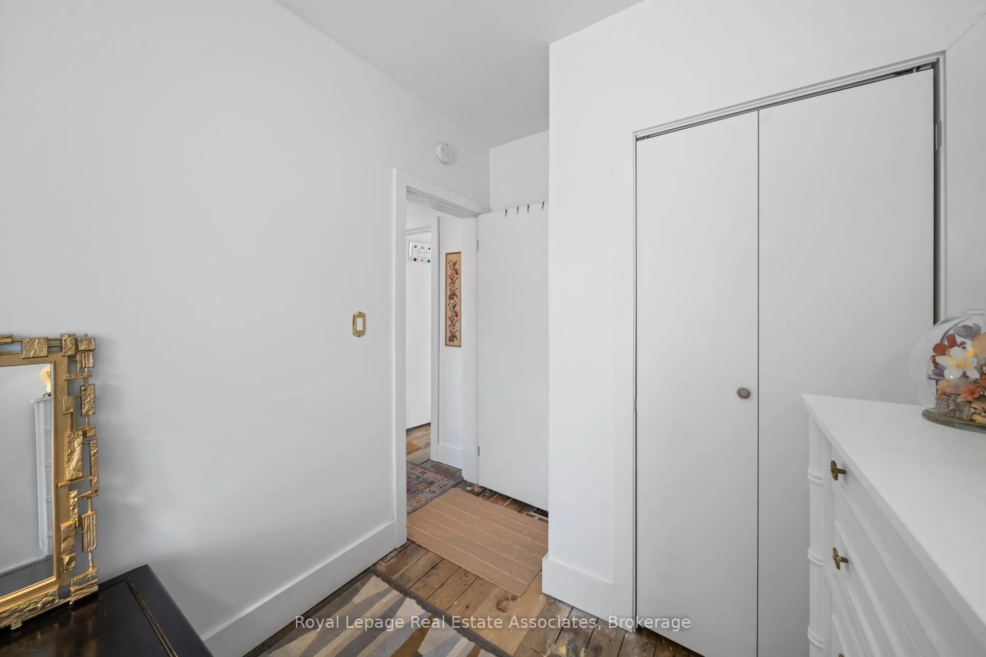 Photo 16 of 215 Ferguson Avenue S, Hamilton, Corktown — HOMEH