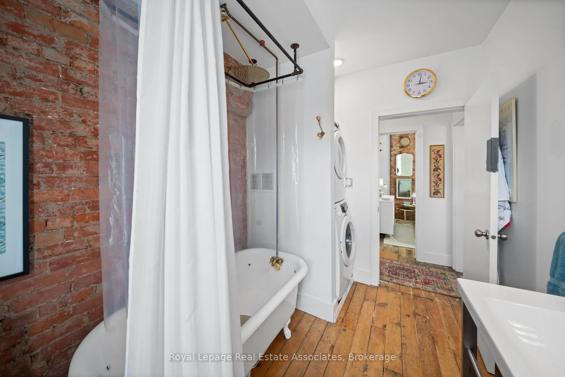 Photo 18 of 215 Ferguson Avenue S, Hamilton, Corktown — HOMEH