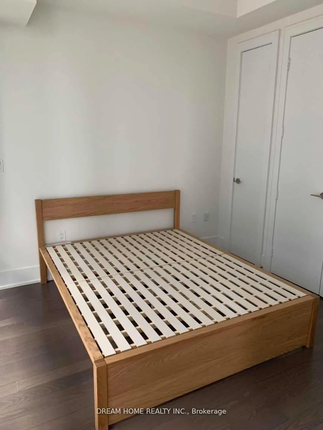 Photo 6 of Unit 305, 39 Queens Quay E, Toronto, Waterfront Communities — HOMEH