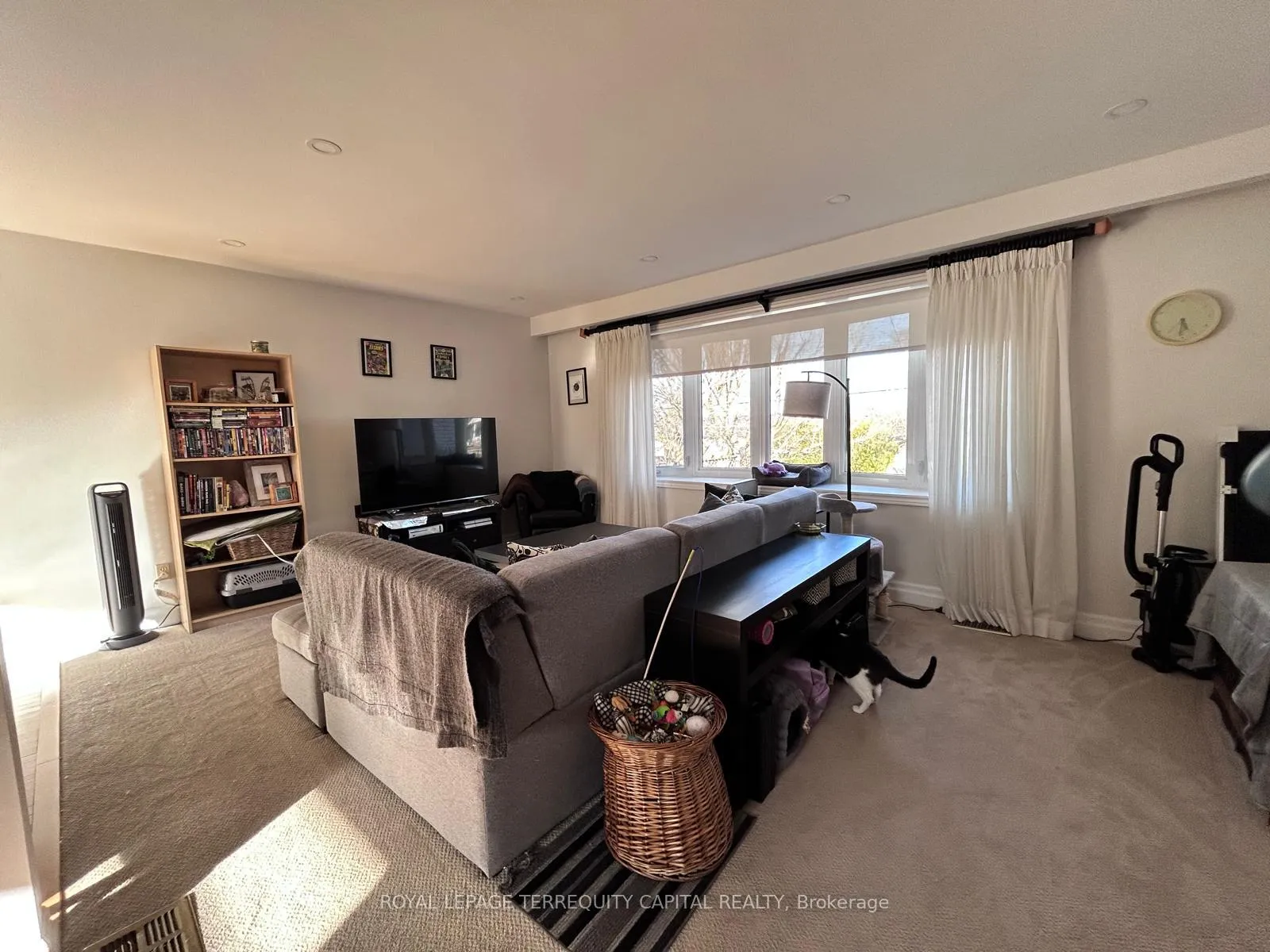 Photo 2 of Unit Upper, 174 Cook Street, Barrie, Cundles East — HOMEH
