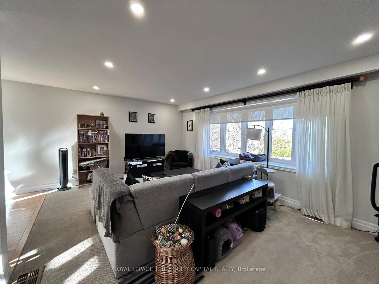 Photo 3 of Unit Upper, 174 Cook Street, Barrie, Cundles East — HOMEH