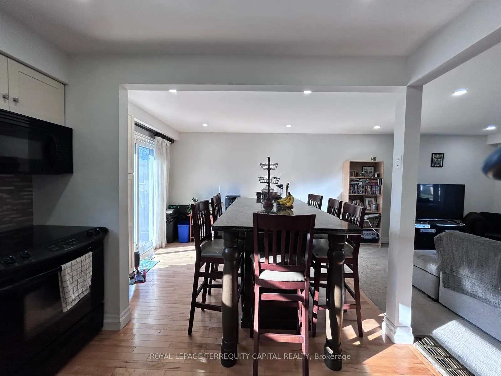 Photo 5 of Unit Upper, 174 Cook Street, Barrie, Cundles East — HOMEH