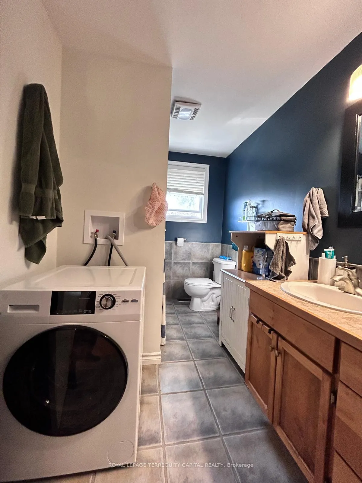 Photo 13 of Unit Upper, 174 Cook Street, Barrie, Cundles East — HOMEH
