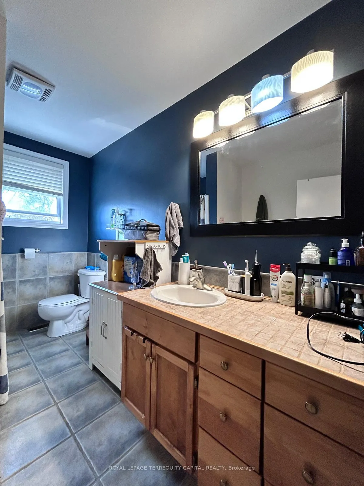 Photo 14 of Unit Upper, 174 Cook Street, Barrie, Cundles East — HOMEH