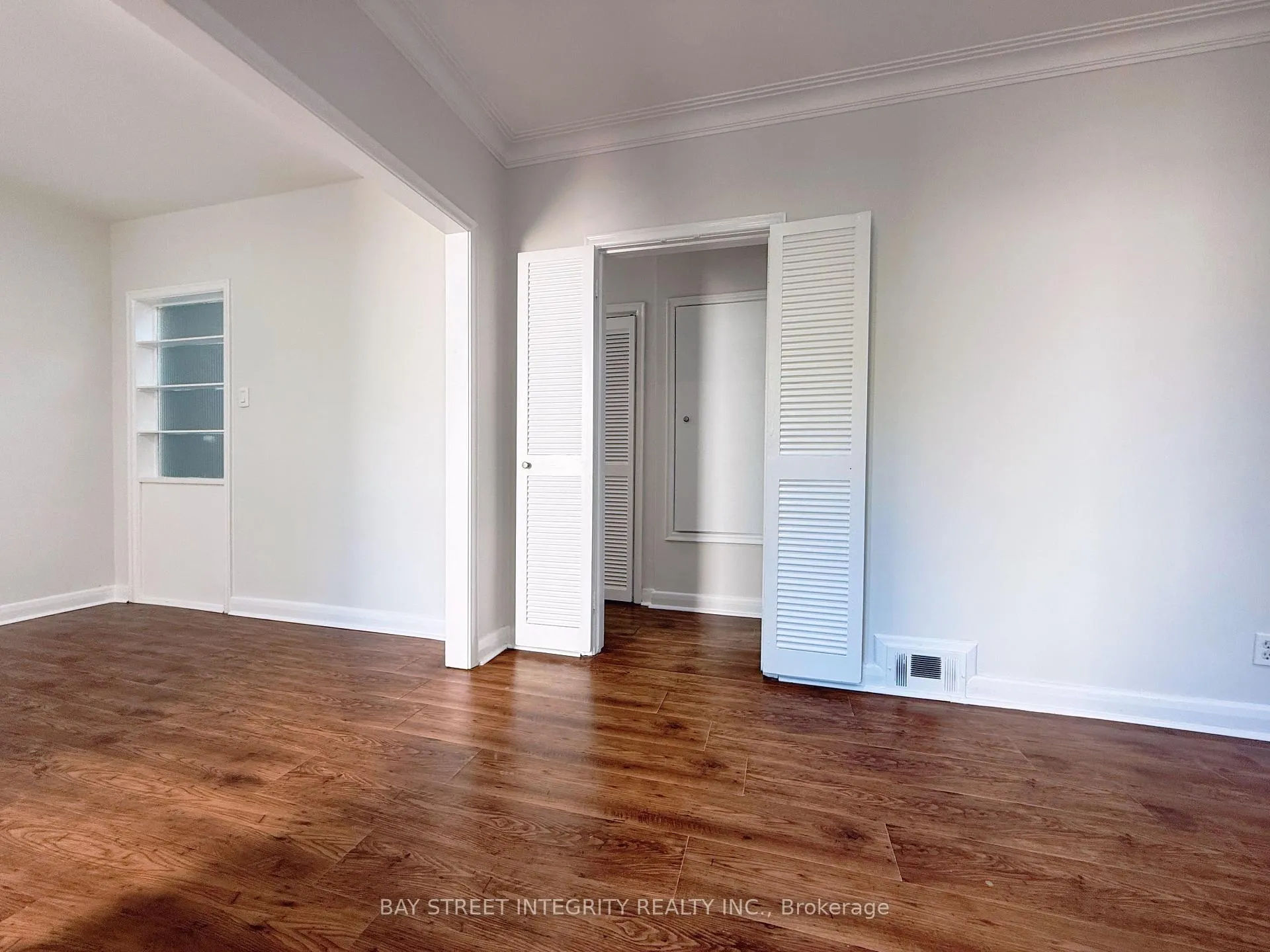 Photo 10 of 143 Munro Boulevard, North York, St. Andrew-Windfields — HOMEH