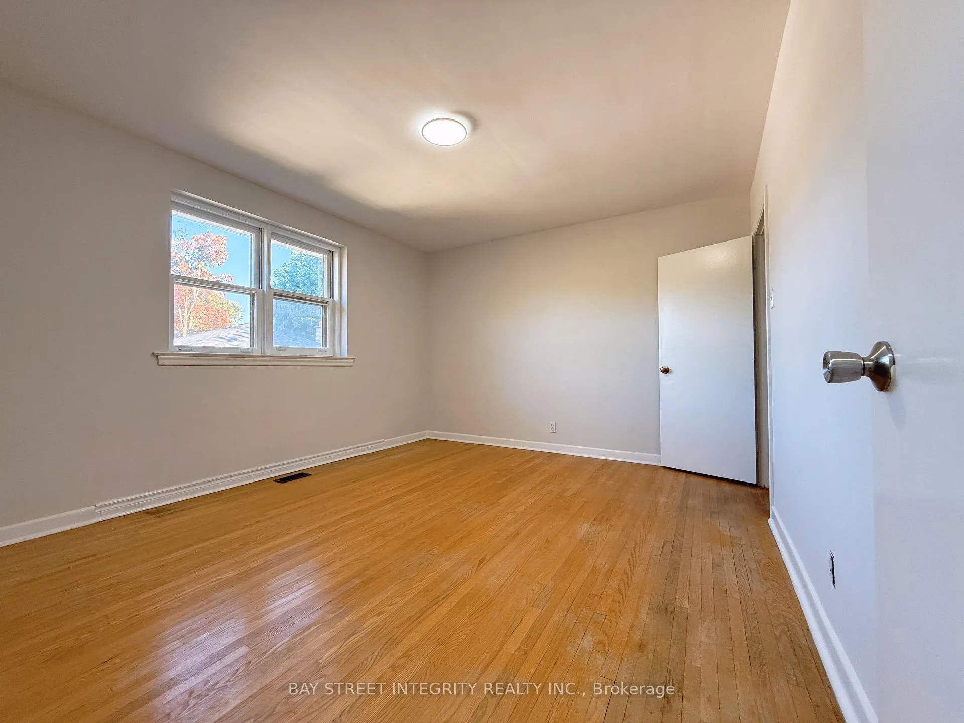 Photo 21 of 143 Munro Boulevard, North York, St. Andrew-Windfields — HOMEH