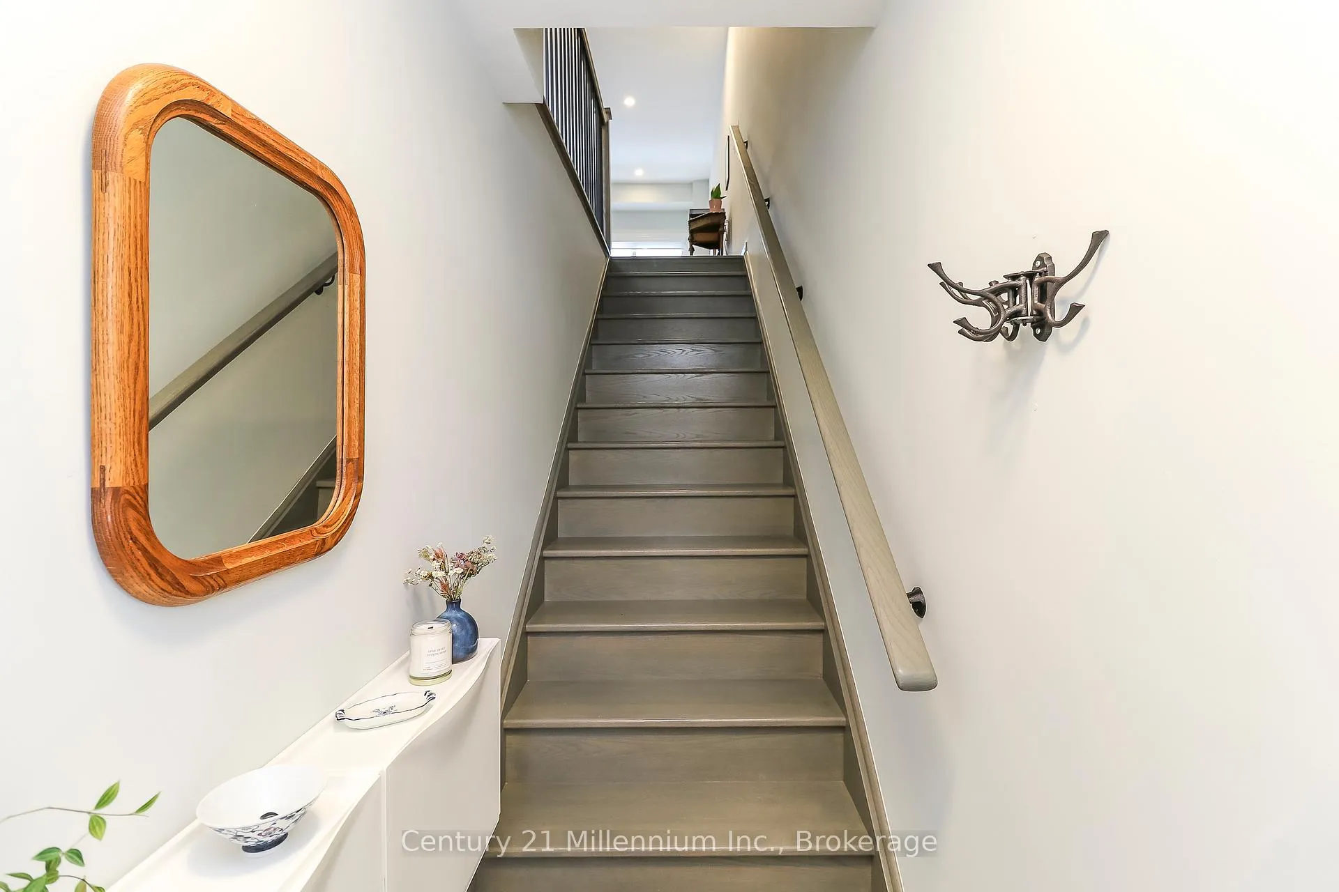 Photo 3 of 58 Winters Crescent, Collingwood — HOMEH