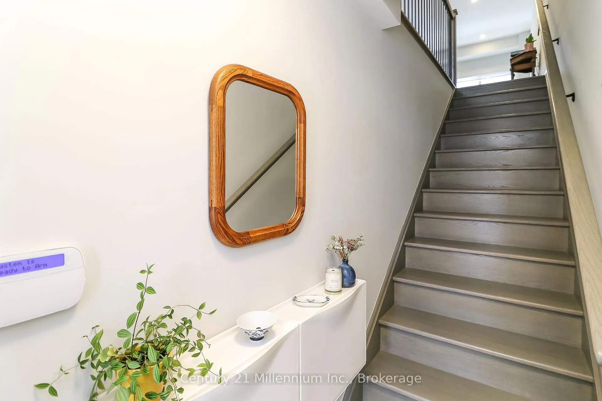 Photo 4 of 58 Winters Crescent, Collingwood — HOMEH