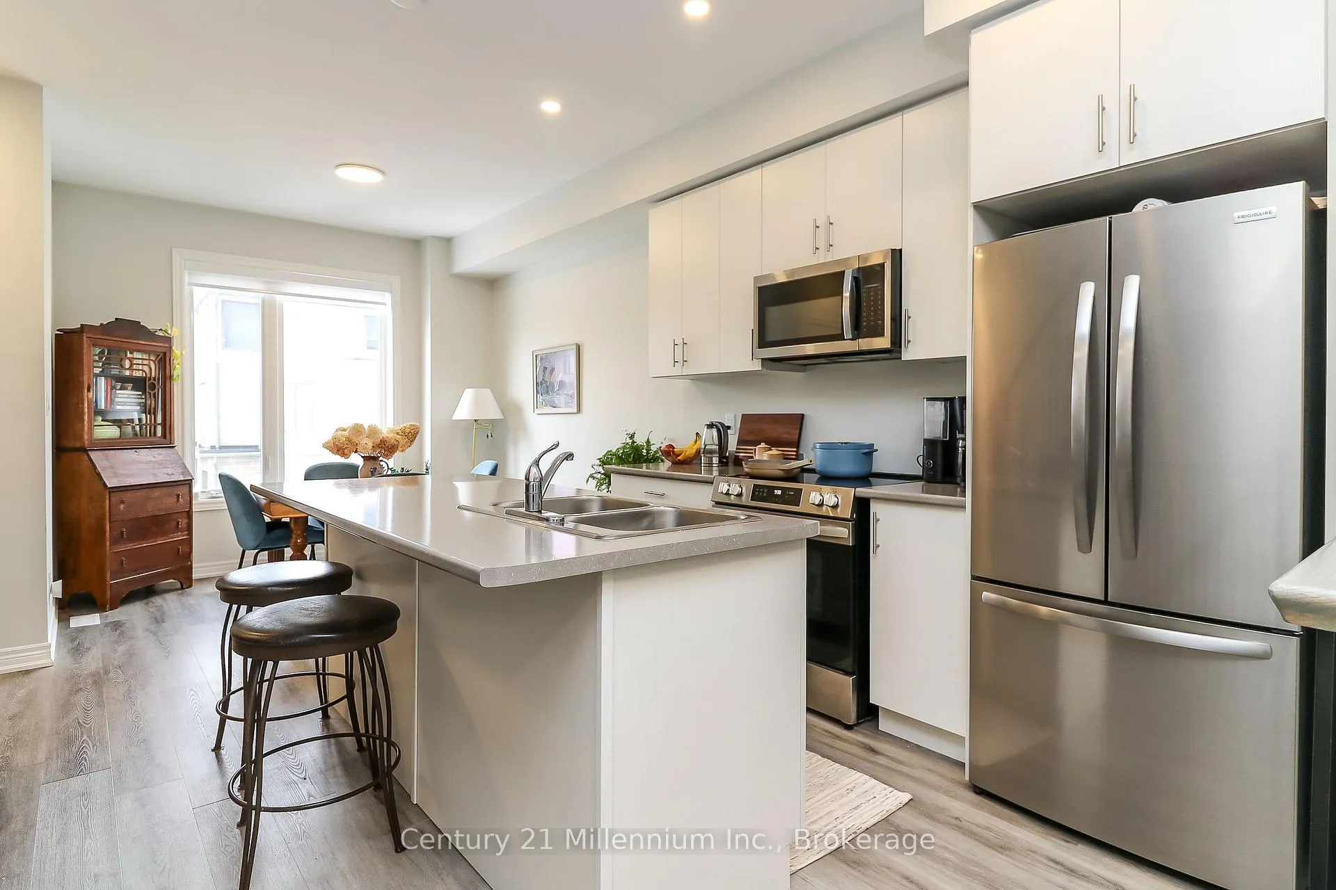 Photo 10 of 58 Winters Crescent, Collingwood — HOMEH