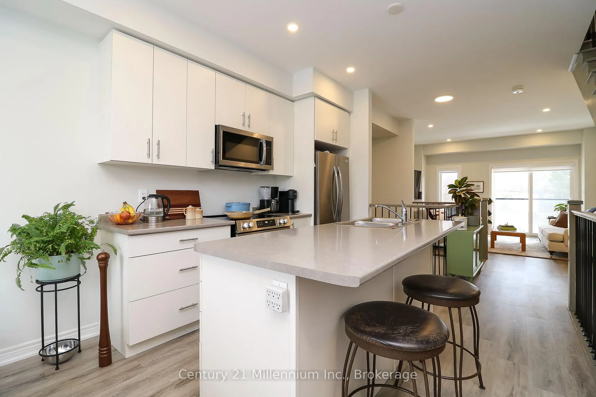 Photo 12 of 58 Winters Crescent, Collingwood — HOMEH