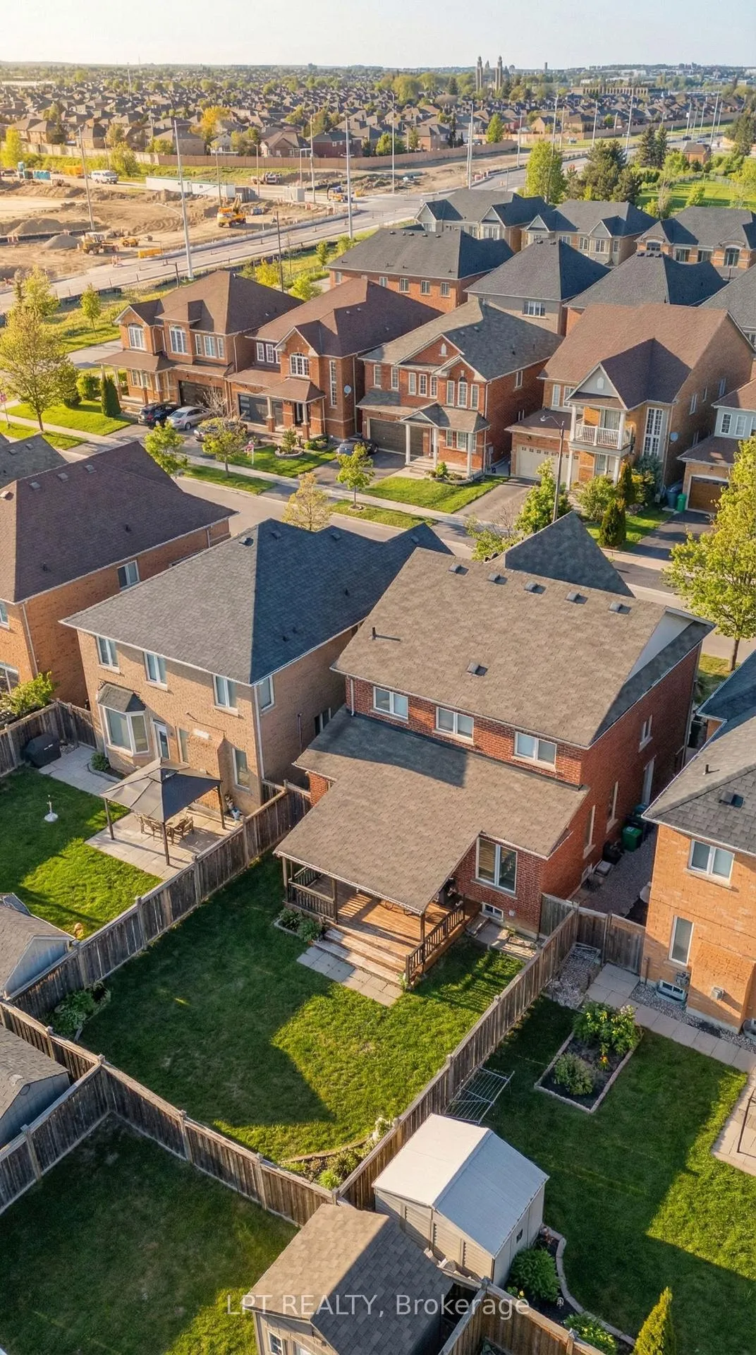 Photo 6 of 54 Delphinium Way, Brampton, Northwest Sandalwood Parkway — HOMEH