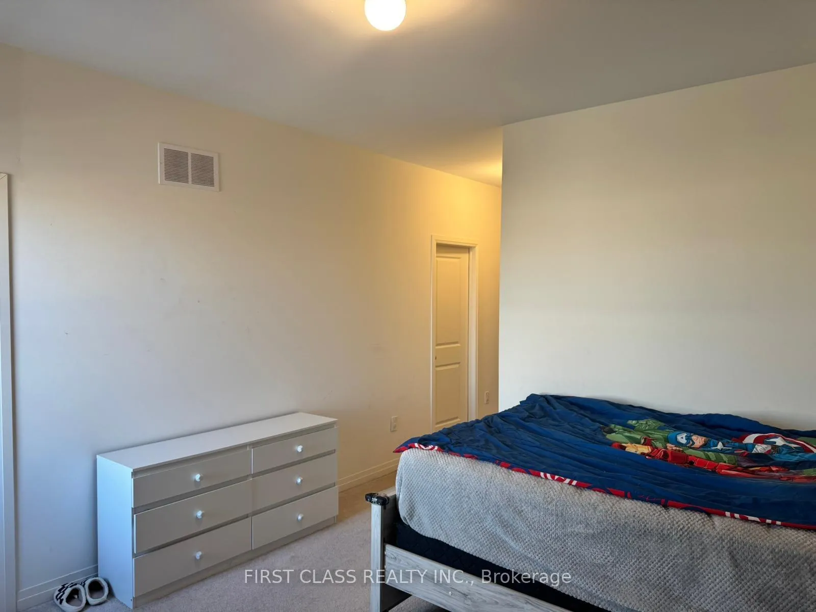 Photo 13 of 23 Prince William Boulevard, Clarington, Bowmanville — HOMEH