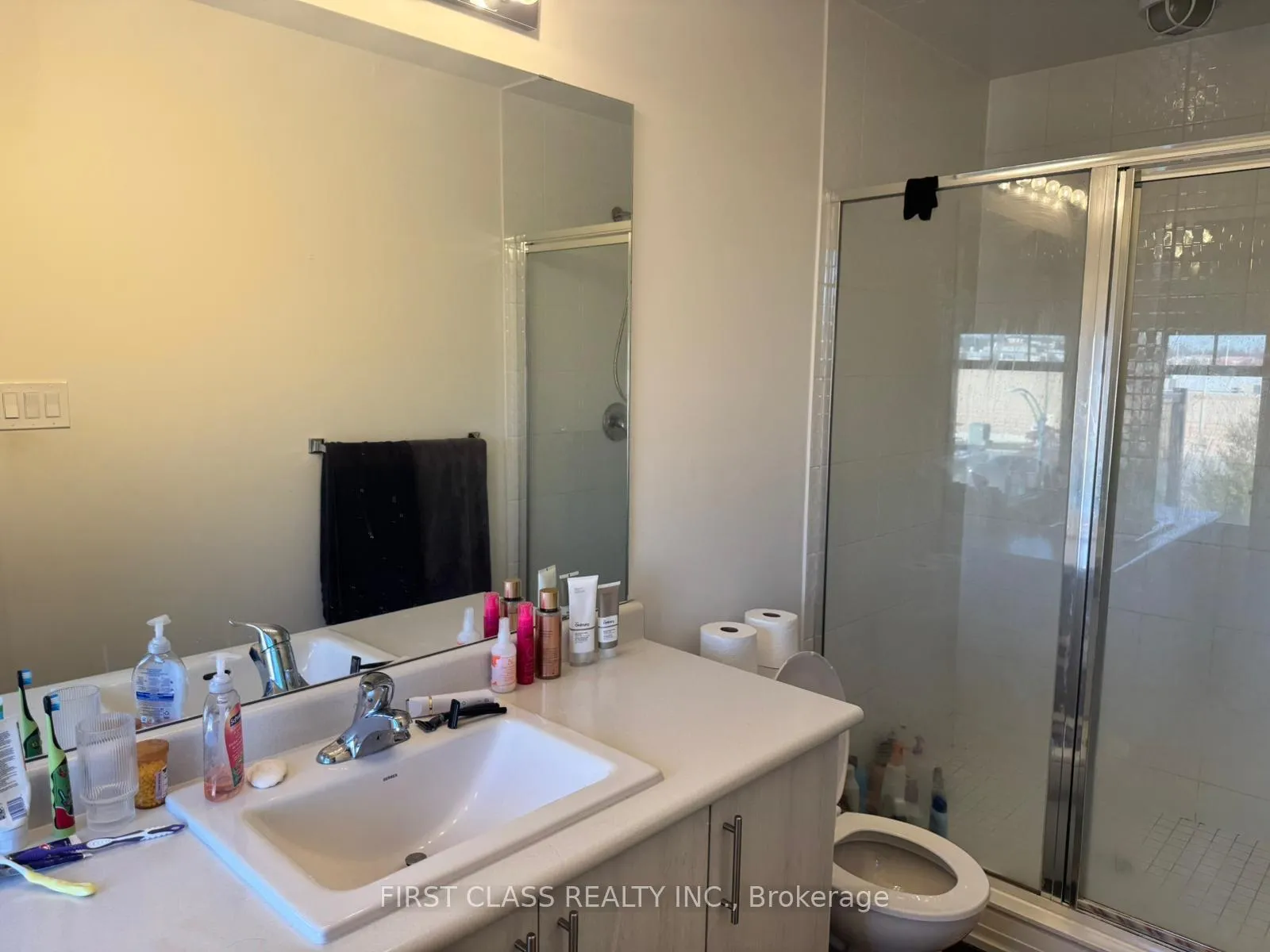 Photo 16 of 23 Prince William Boulevard, Clarington, Bowmanville — HOMEH