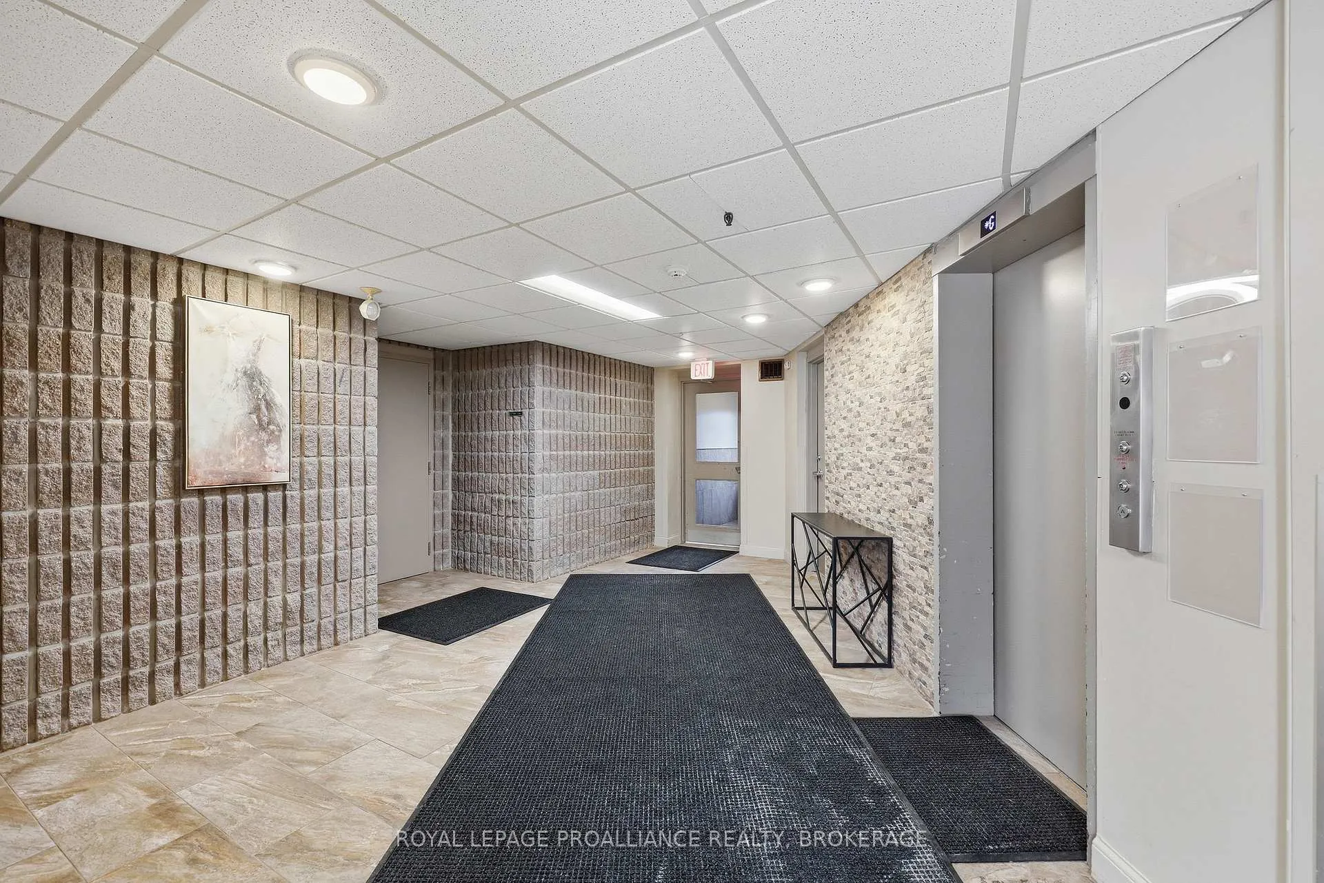Photo 3 of Unit 215, 17 Eldon Hall Place, Kingston, Central City West — HOMEH