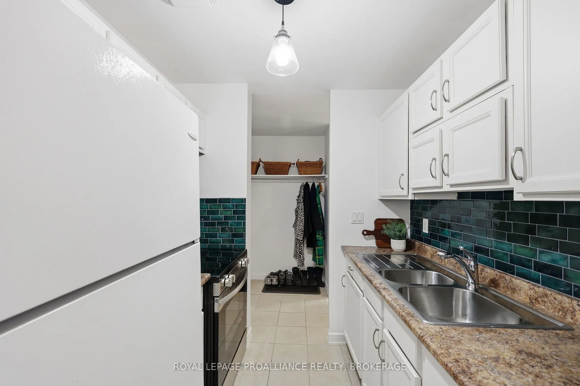 Photo 9 of Unit 215, 17 Eldon Hall Place, Kingston, Central City West — HOMEH