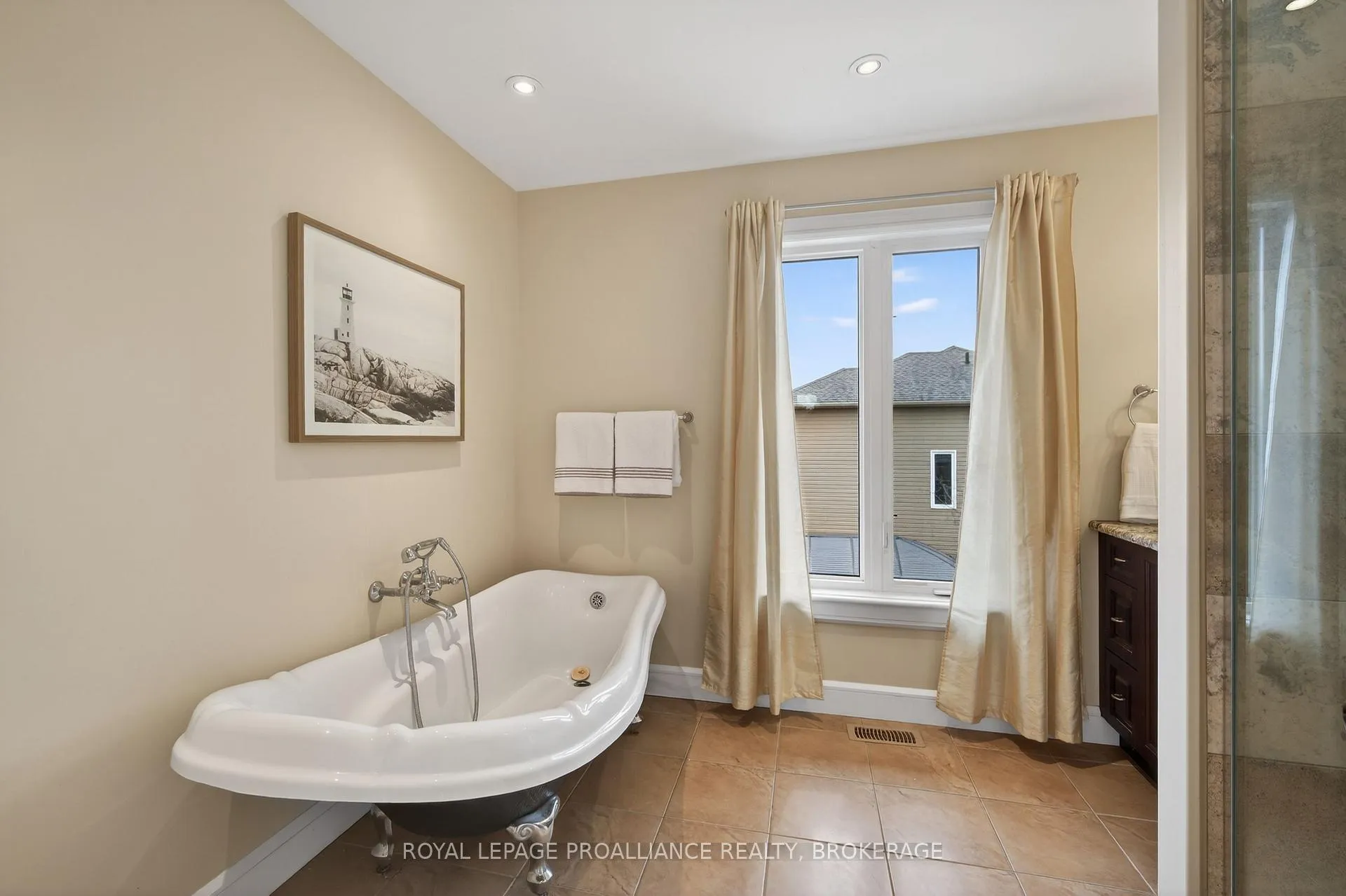 Photo 31 of 1239 Atkinson Street, Kingston, City Northwest — HOMEH