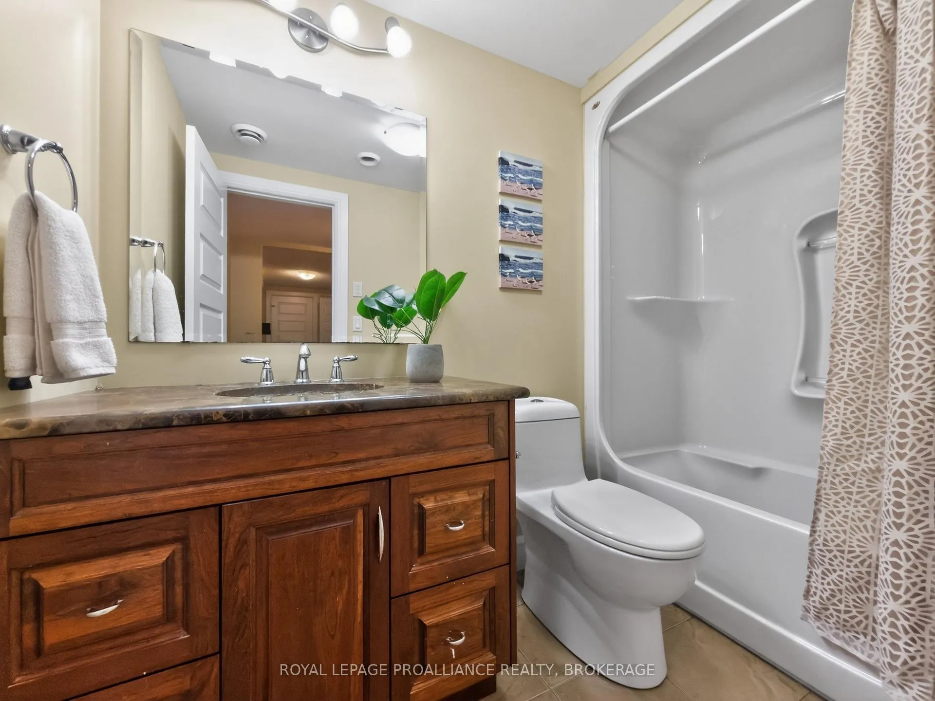 Photo 43 of 1239 Atkinson Street, Kingston, City Northwest — HOMEH
