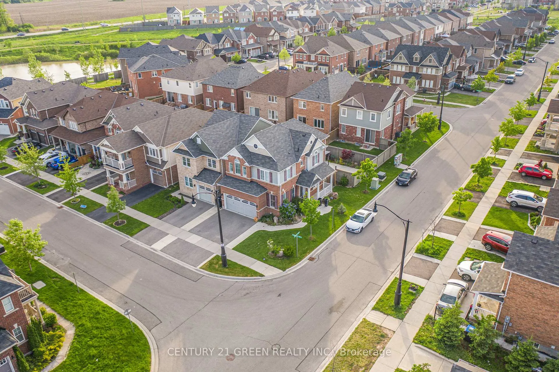 Photo 2 of Unit Upper, 85 Tysonville Circle, Brampton, Northwest Brampton — HOMEH