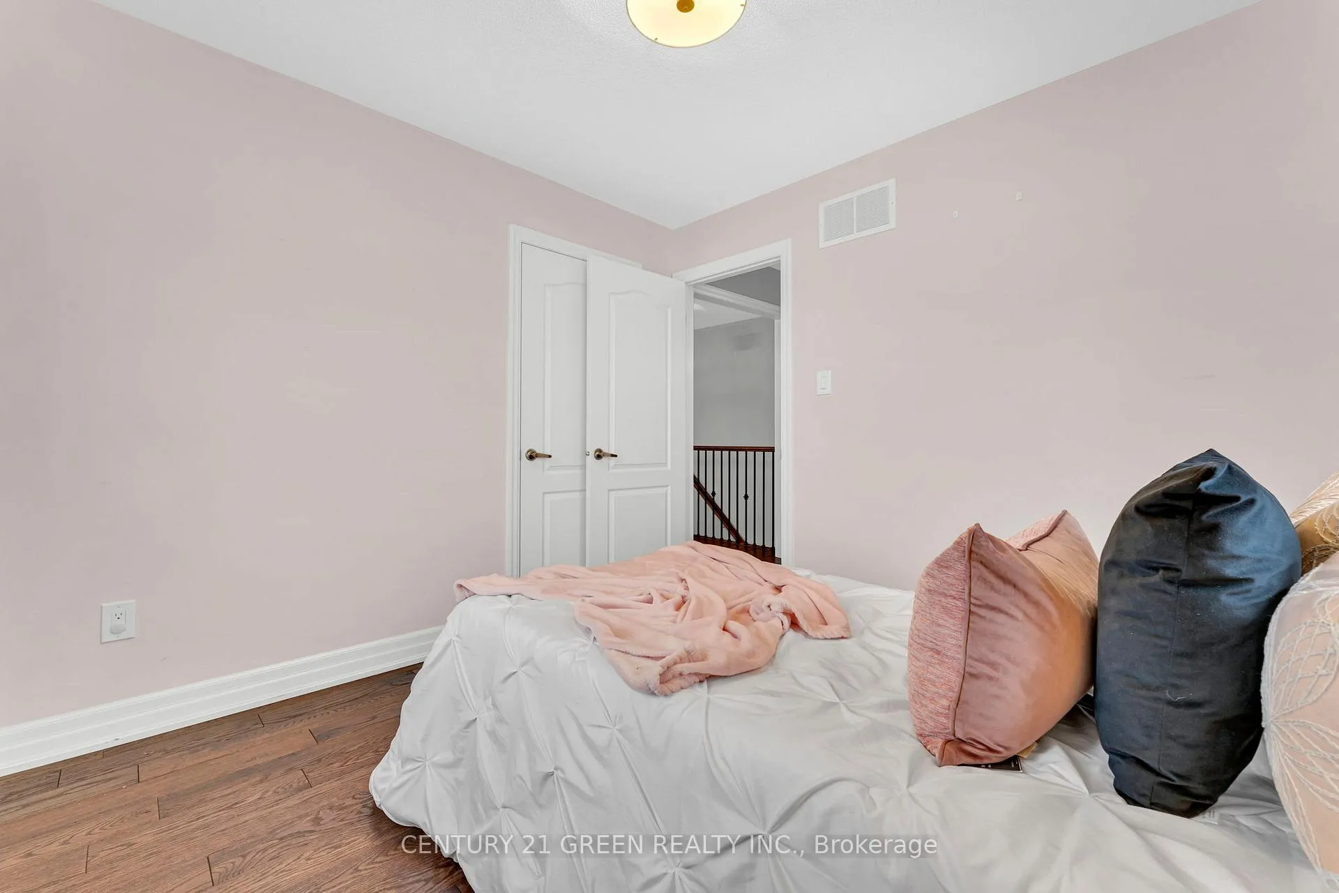 Photo 29 of Unit Upper, 85 Tysonville Circle, Brampton, Northwest Brampton — HOMEH