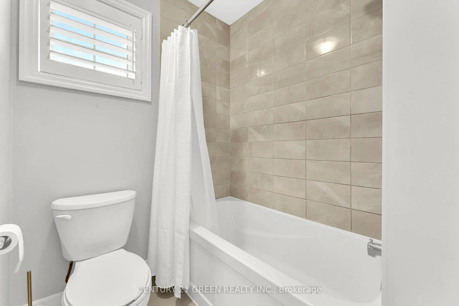 Photo 32 of Unit Upper, 85 Tysonville Circle, Brampton, Northwest Brampton — HOMEH