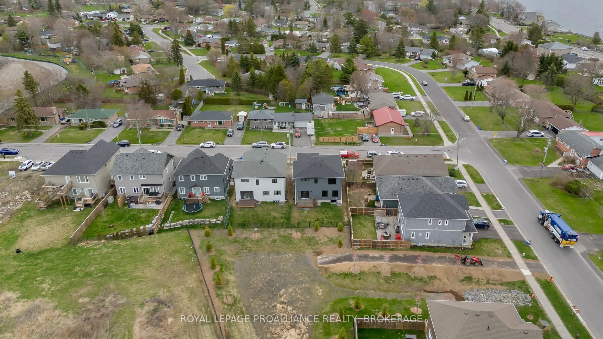 Photo 10 of 4 Park Crescent, Loyalist, Amherstview — HOMEH