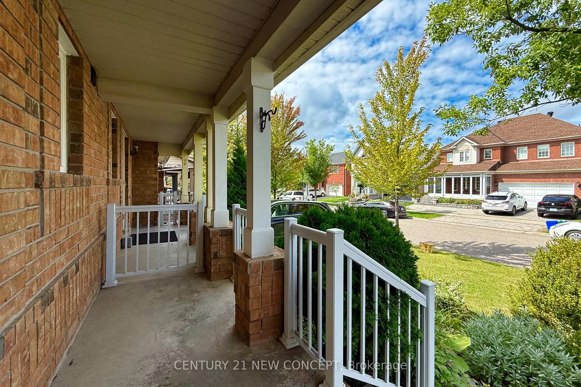 Photo 5 of 73 Steckley Street, Aurora, Bayview Wellington — HOMEH