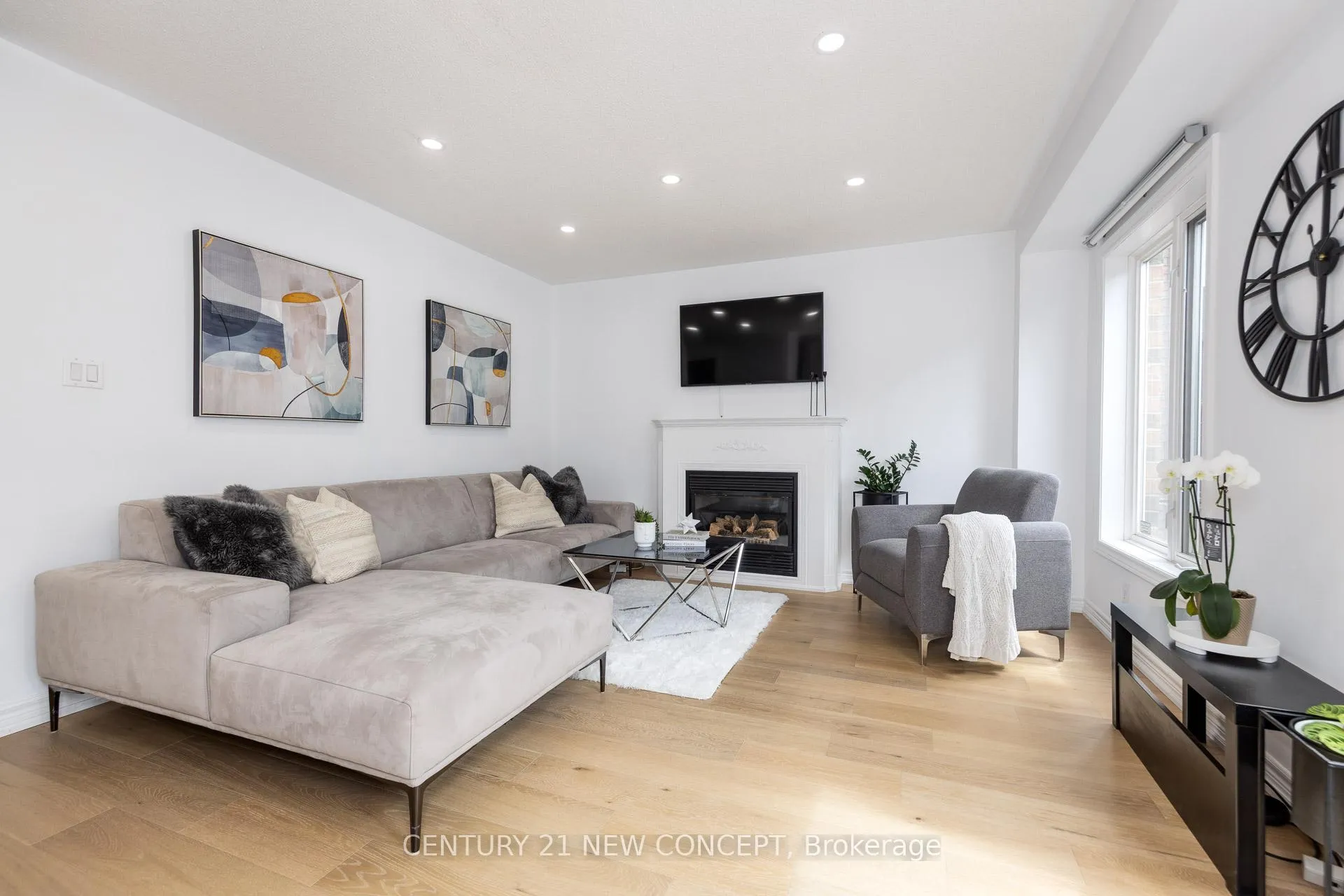 Photo 8 of 73 Steckley Street, Aurora, Bayview Wellington — HOMEH