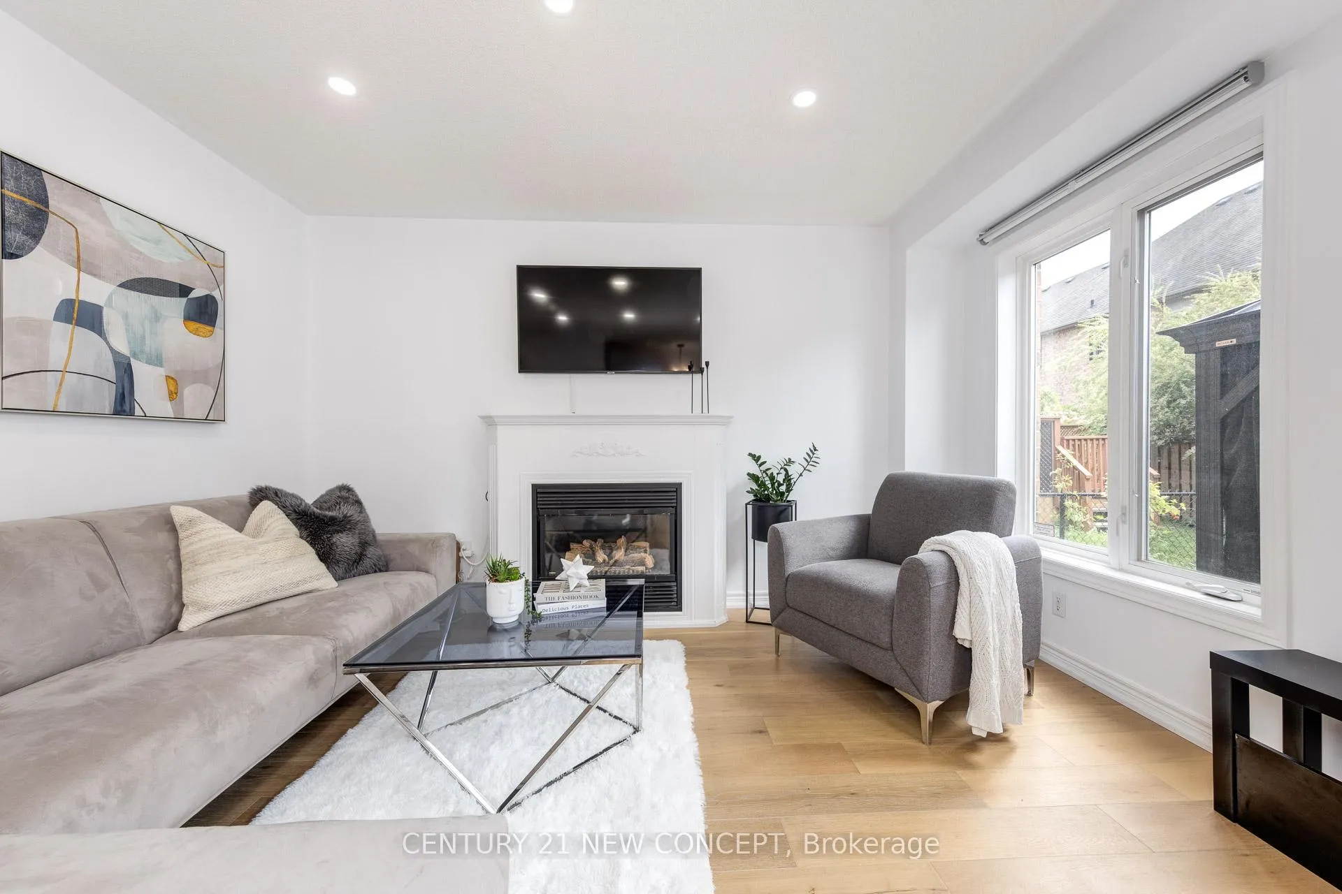 Photo 10 of 73 Steckley Street, Aurora, Bayview Wellington — HOMEH